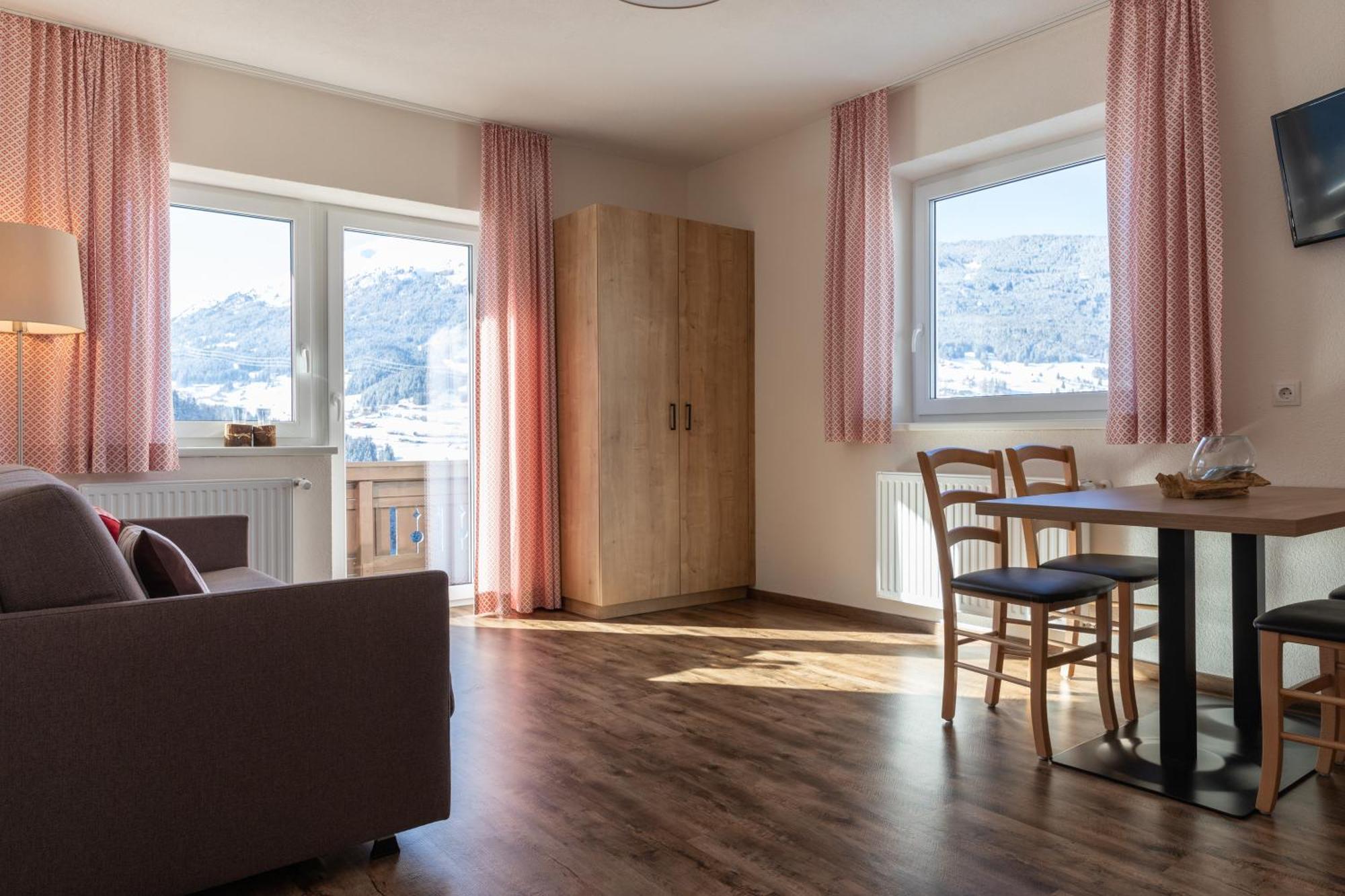 Pitztal Living Aparthotel Йерценс Екстериор снимка